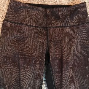 Lululemon yoga pants